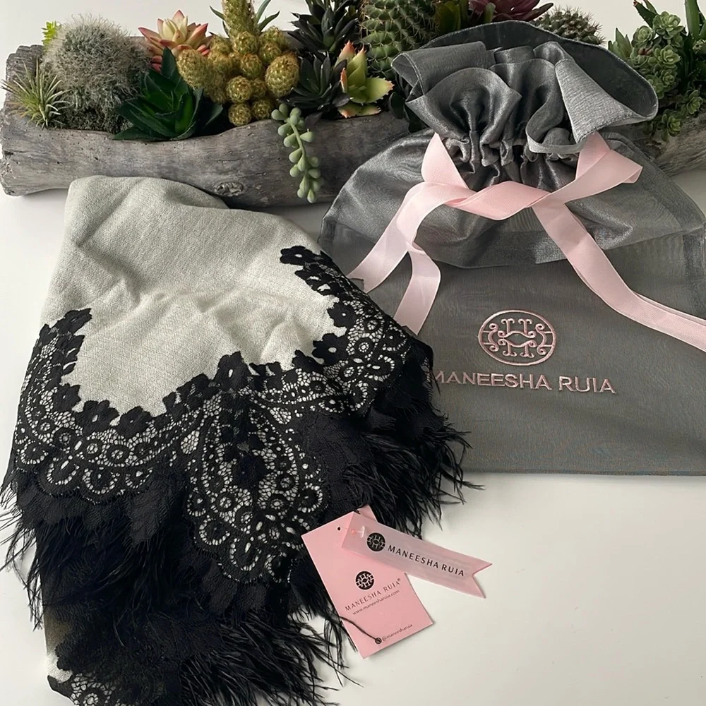 Maneesha Ruia Black & Ivory Cashmere Scarf Trimmed in Lace & Ostrich FeathersNWT - Picture 5 of 6